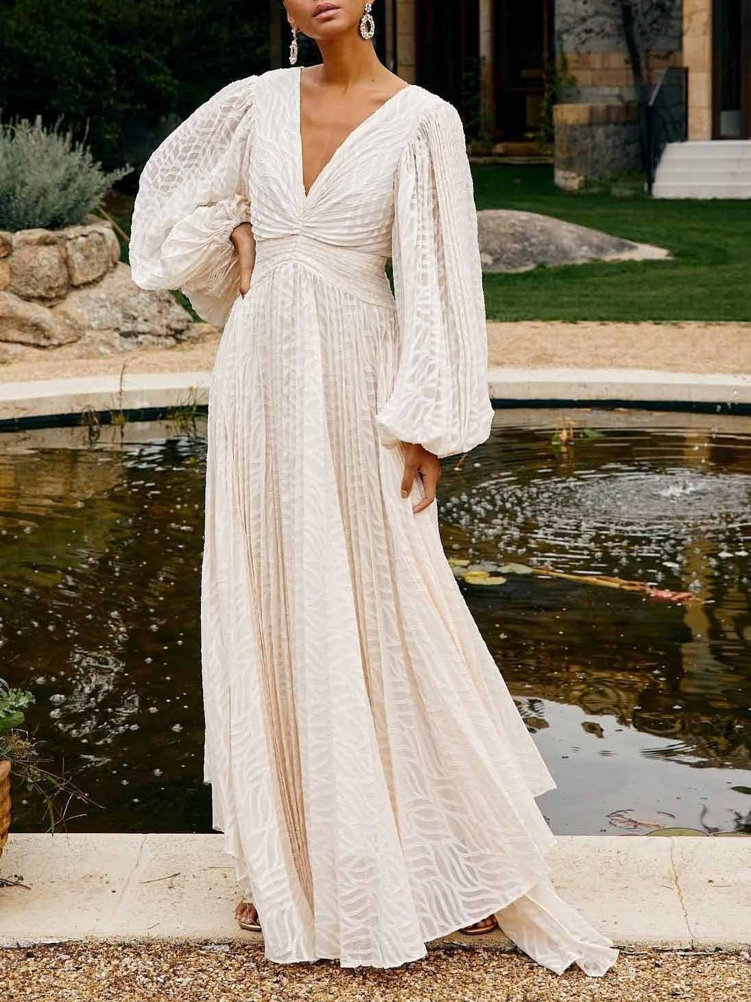 Elegant V-neck Pleated Long-sleeved Maxi Dress