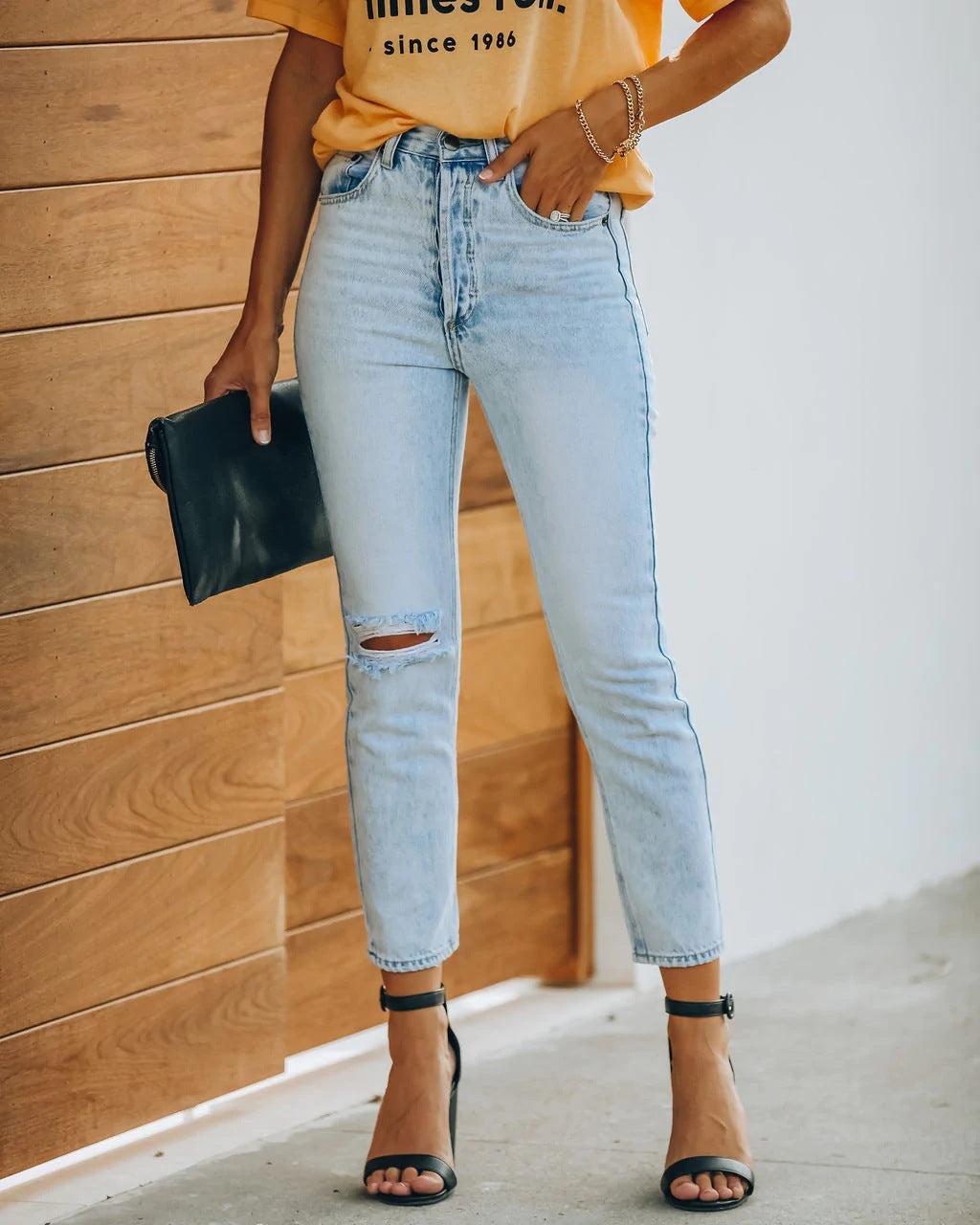 RETRO DISTRESSED JEANS