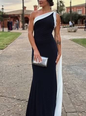 Contrast Color Oblique Shoulder Ribbon Maxi Dress