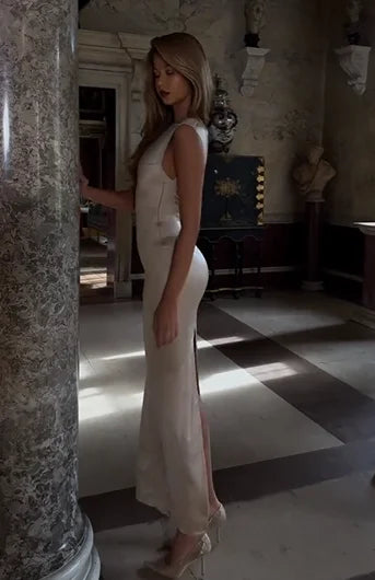 Sexy Sleeveless Solid Color Slim Dress