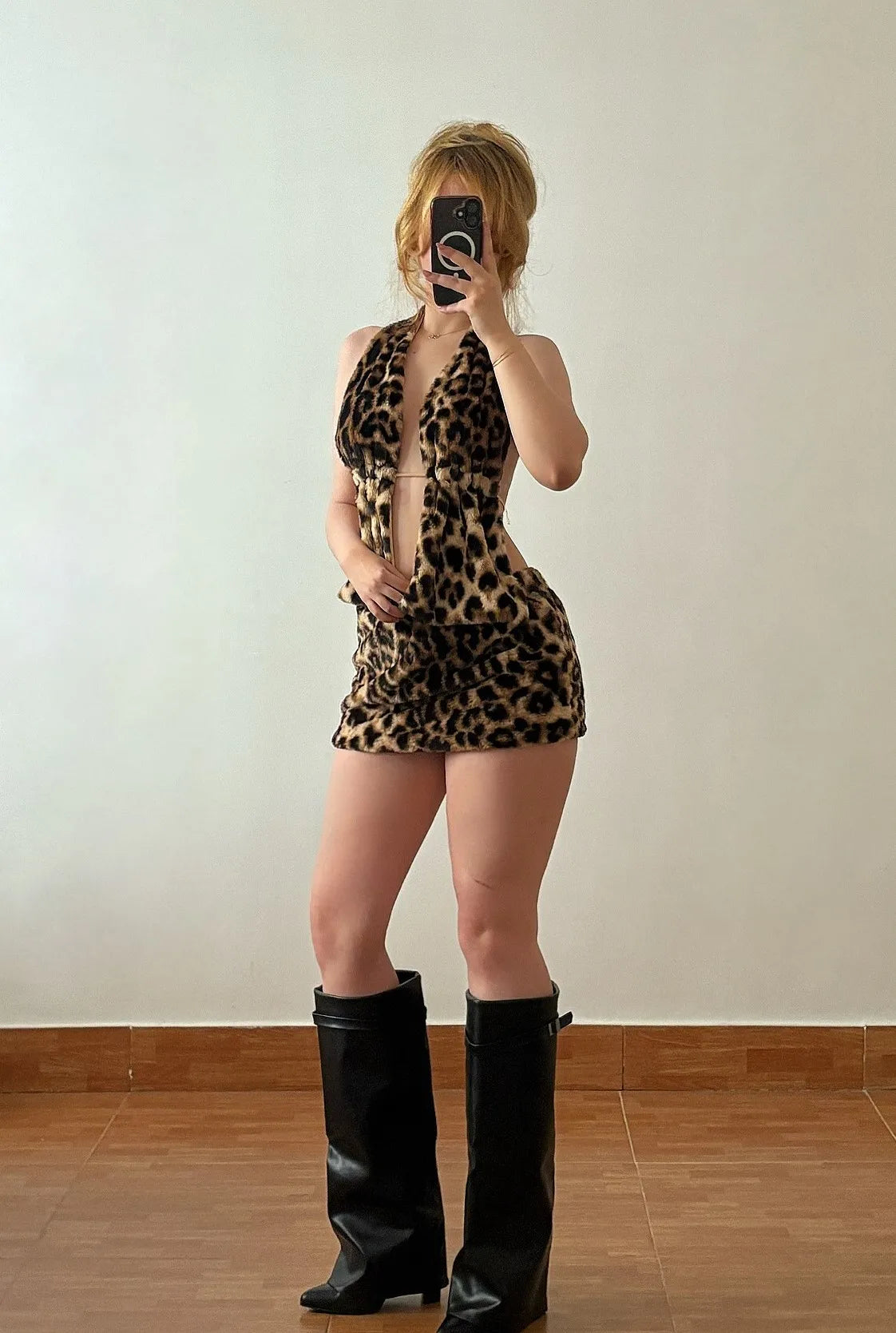 Sexy Halter Wild Fluffy Leopard Print Mini Skirt Two-Piece Set