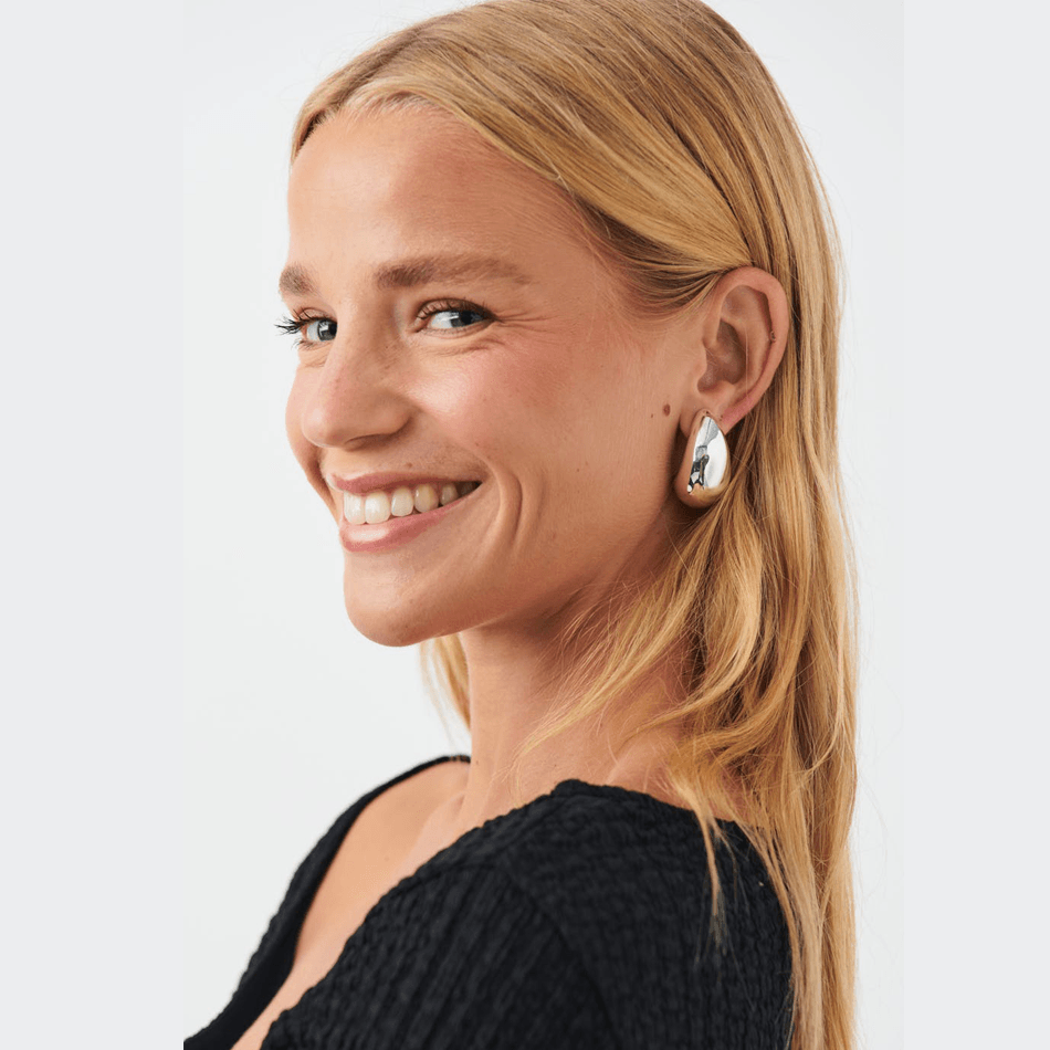 HOLIDAY GIFT: FREE Drop Earrings